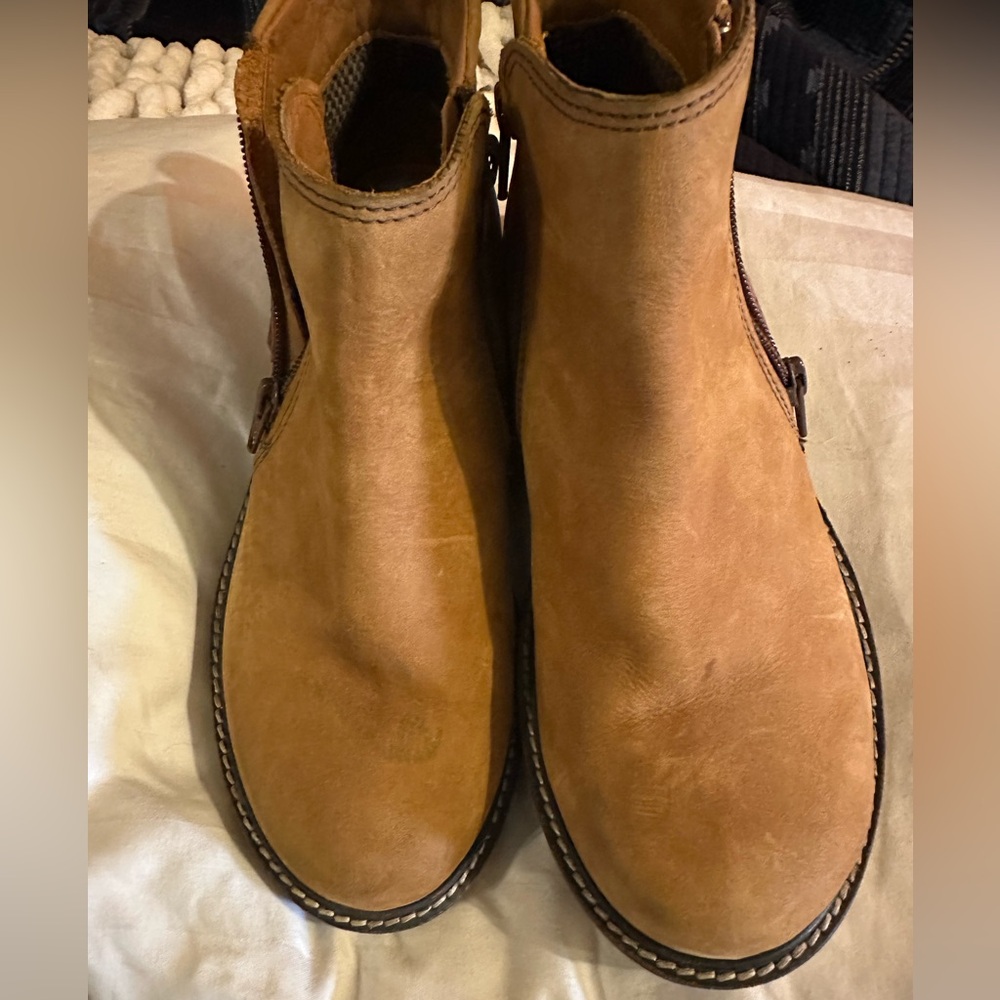 KEEN BAILEY ANKLE ZIP BOOT